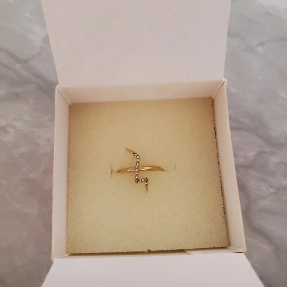 ⚡ NEW Stella and Dot Rhinestone Crystal Pave Minimalist Lightning Bolt Ring ⚡ - Picture 2 of 3
